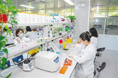 搶招商 拼出千億級(jí)園區(qū)